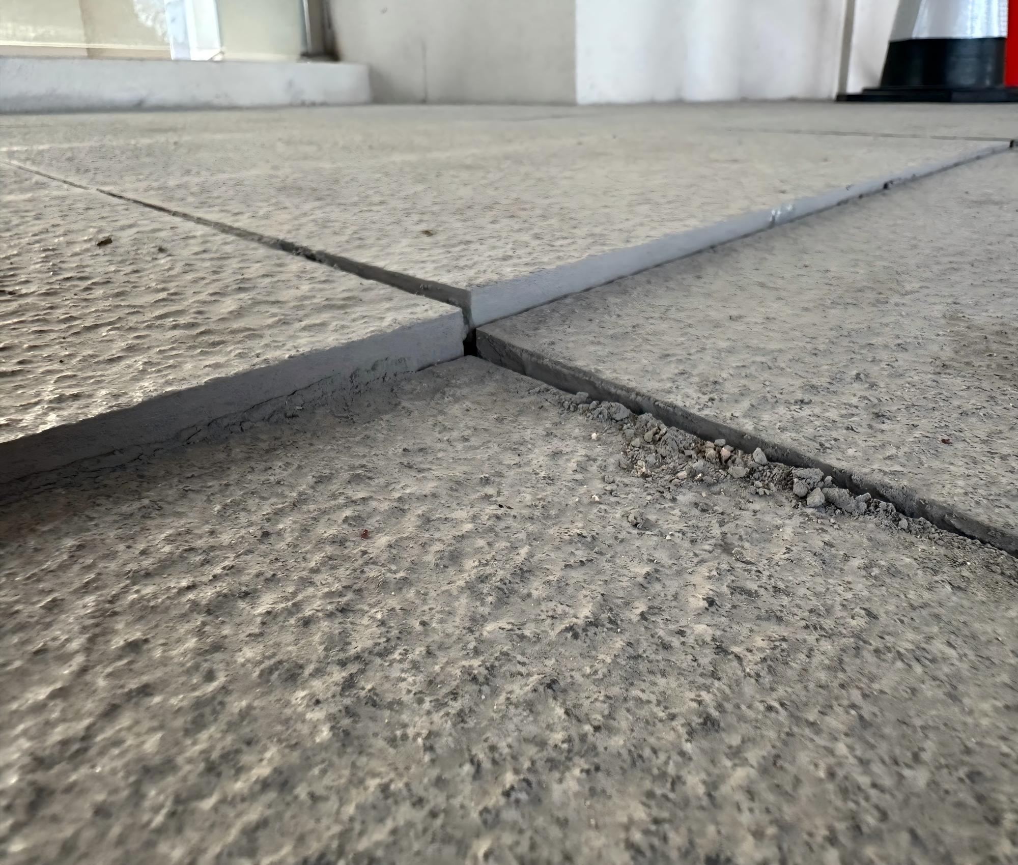 仓库地面不平、设备倾斜？详解微孔无损可控的MNC无差别沉降修复技术优势