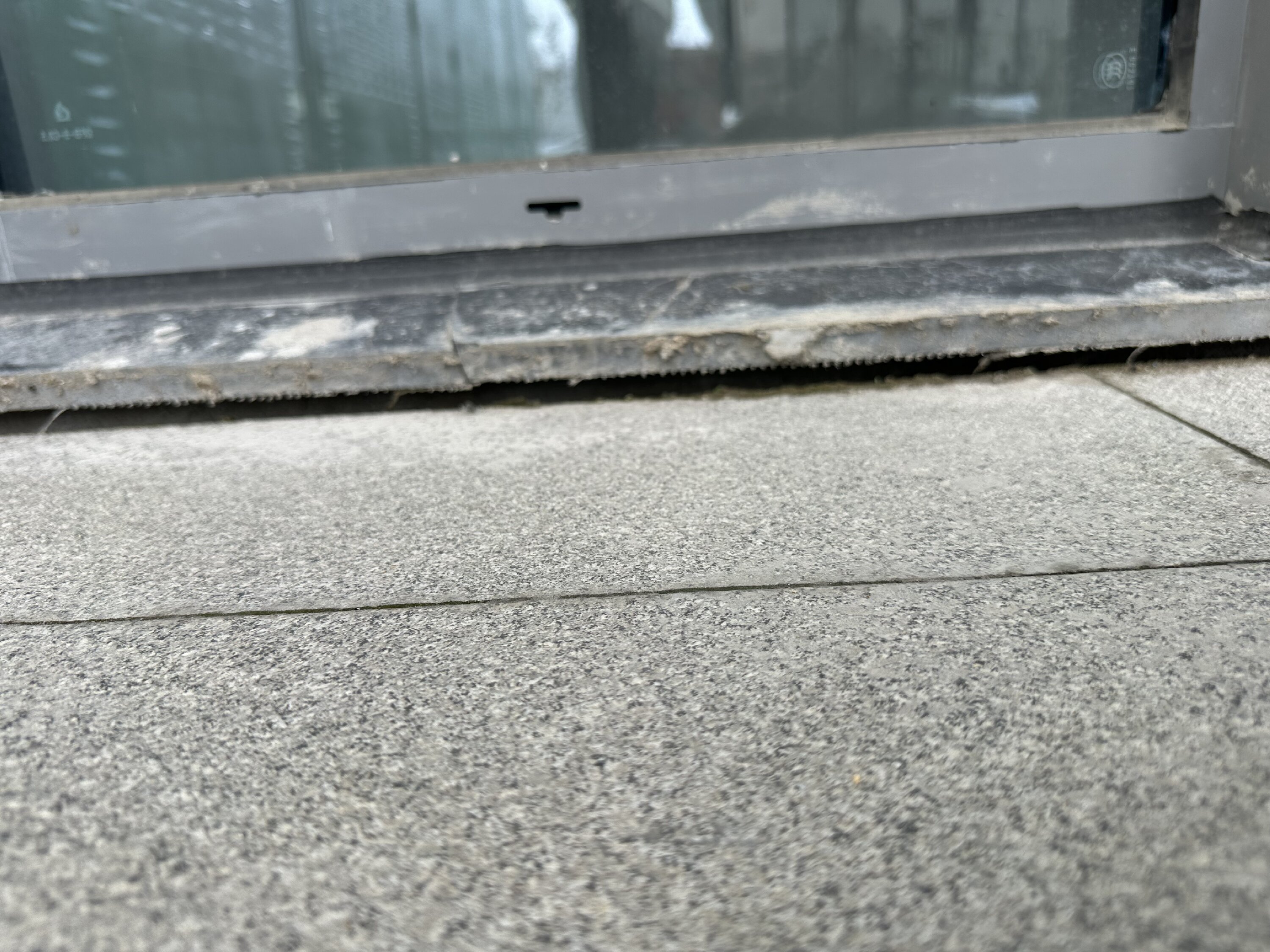 高层建筑地面下沉开裂如何处理 高层建筑地面下沉开裂如何处理